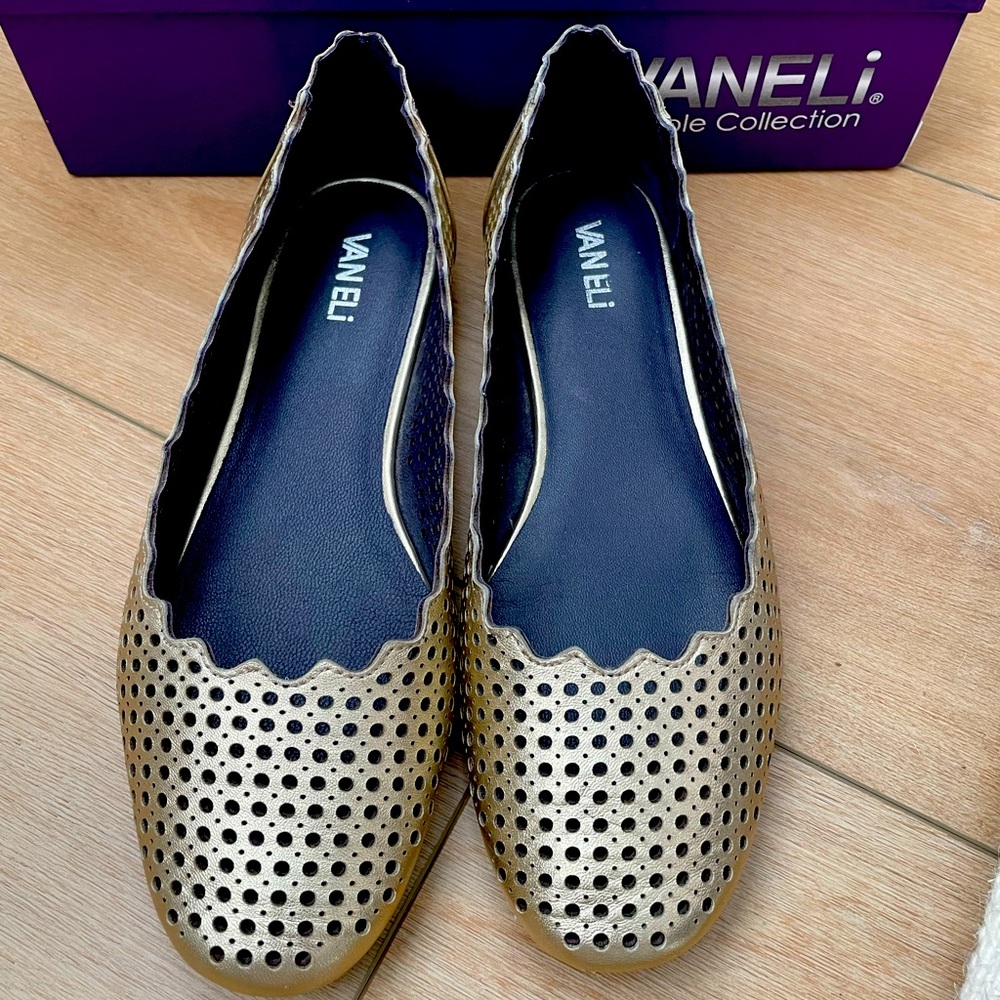 NEW Vaneli gold perforated leather ballet flats 8.5